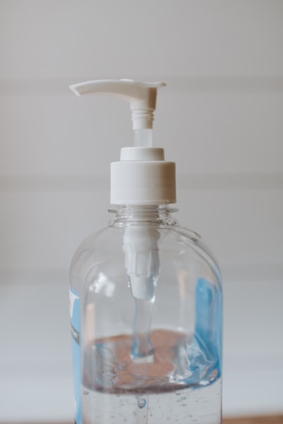 白色透明塑料泵瓶
